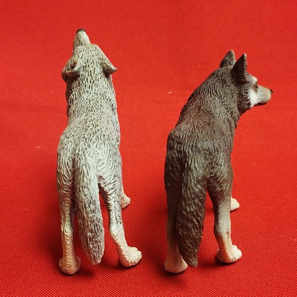 Schw Gmünd Grey Brown Wolves Figurine Wild Life Collection - Picture 2 of 11